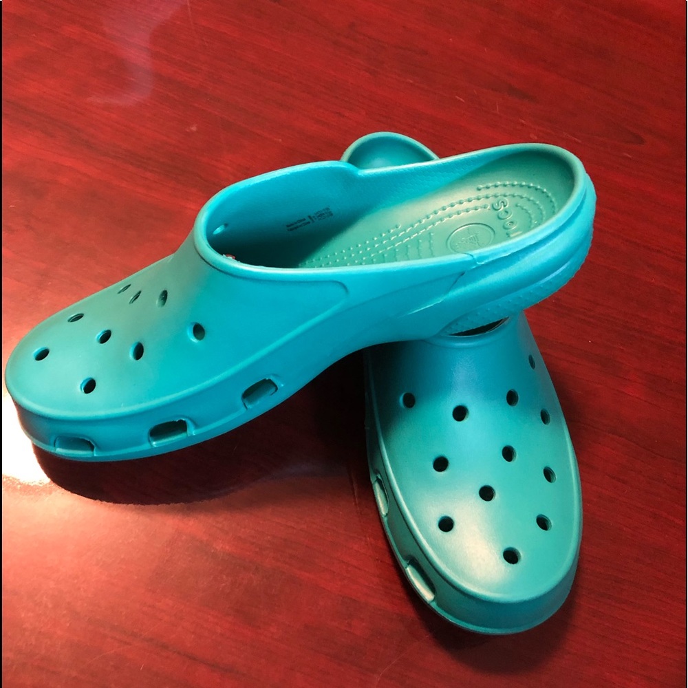 Crocs Freesail clog size 10 - Tropical Teal